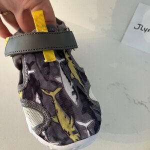 New shark swim water shoes size 8 tag, new grey yellow water shoes, adjustable
